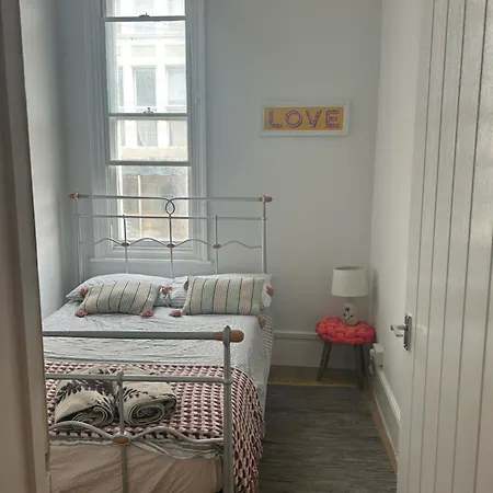 Bright Apartment In The Heart Of St Leonards Hastings Exterior photo